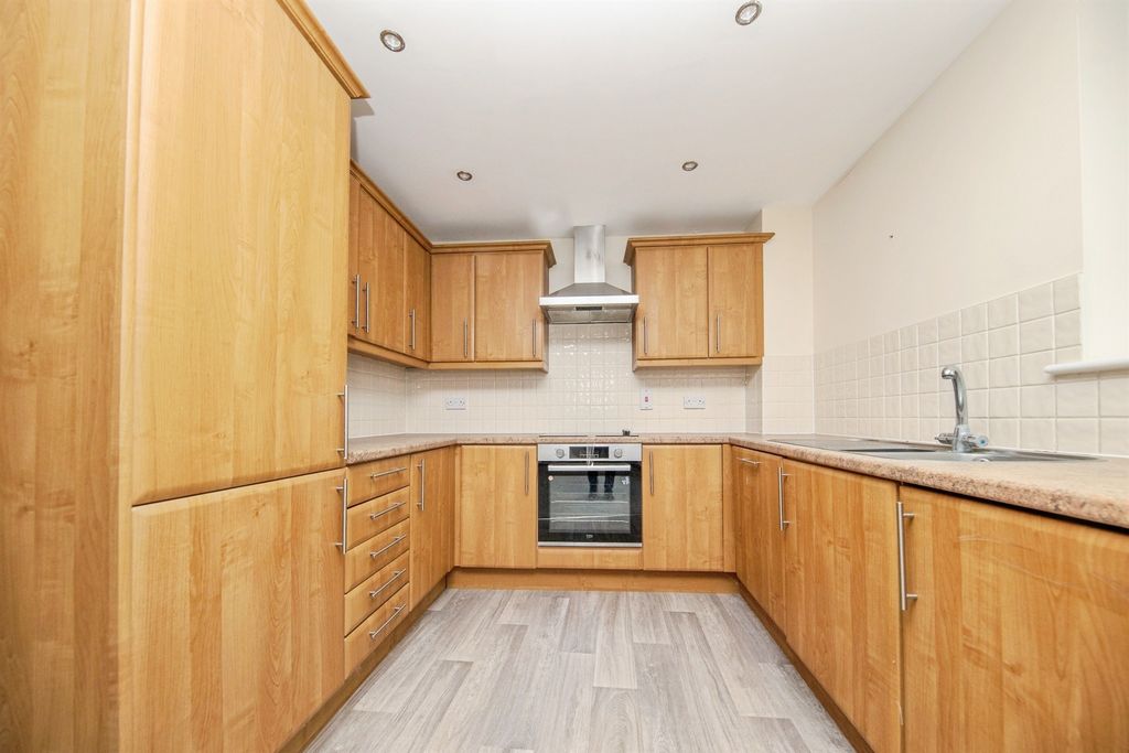 Property photo 2 of 16