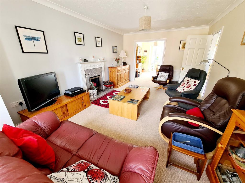 Property photo 3 of 20
