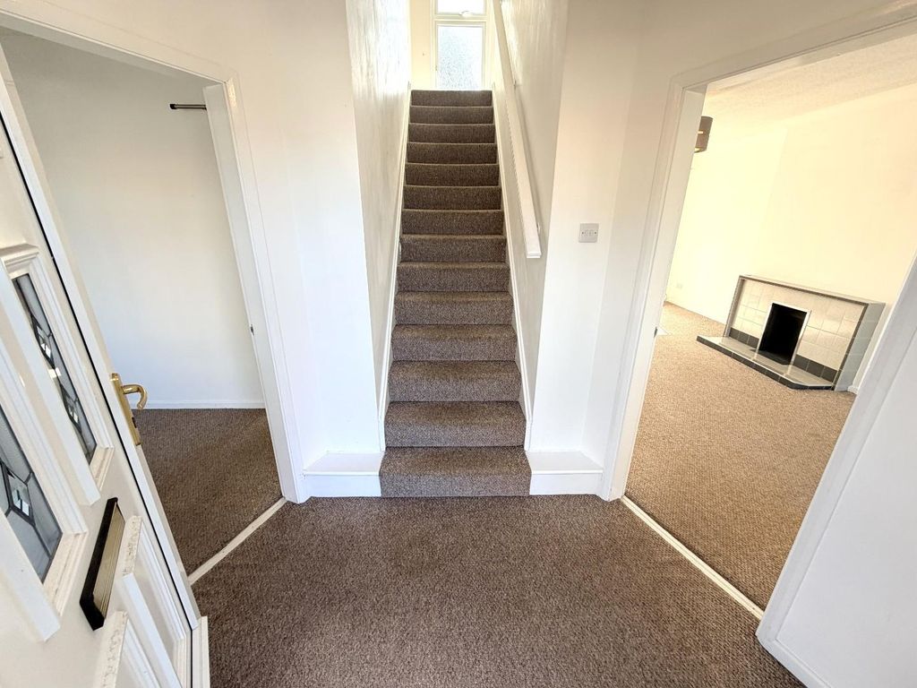 Property photo 3 of 24 Entrance