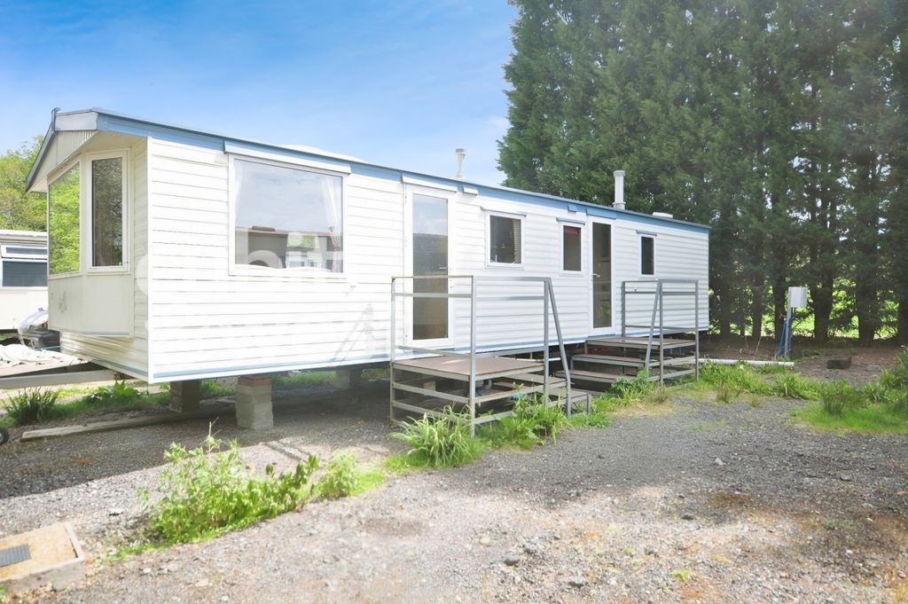 Property photo 1 of 10 External
