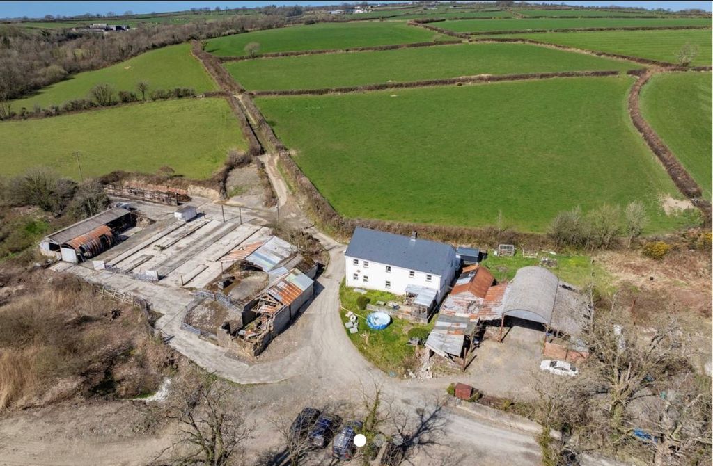 Property photo 2 of 41