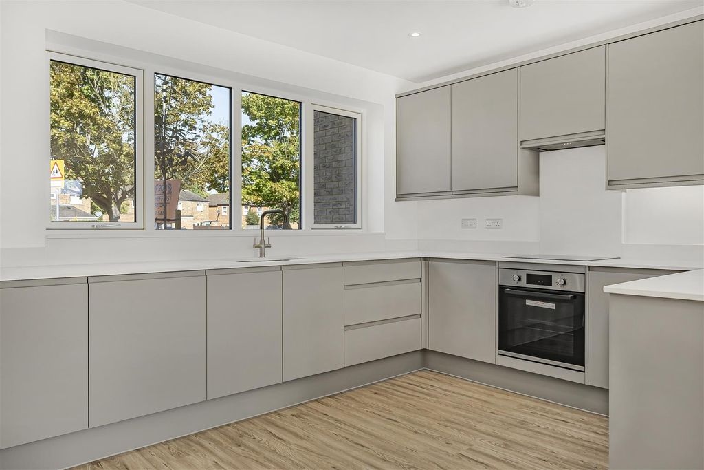 Property photo 3 of 13 22_62260.Jpg