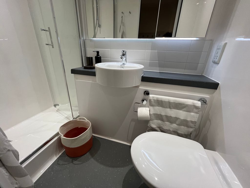 Property photo 3 of 5 Bathroom