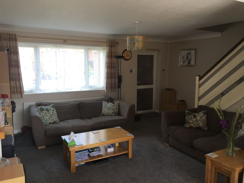 Property photo 3 of 7 Lounge