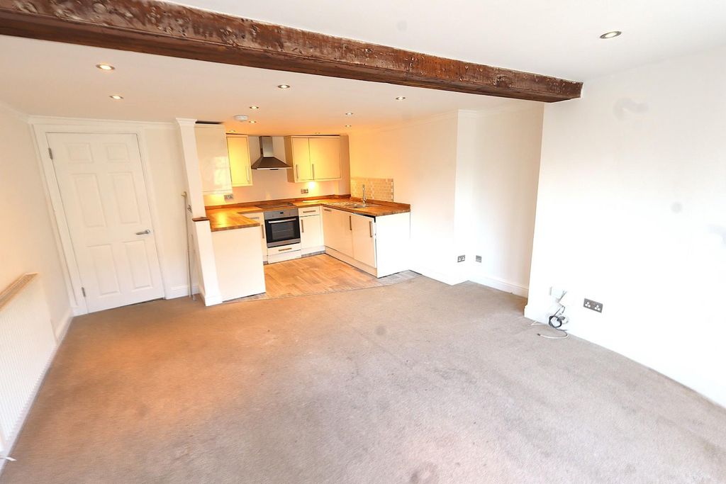 Property photo 2 of 7 Living Room/ Kitchen