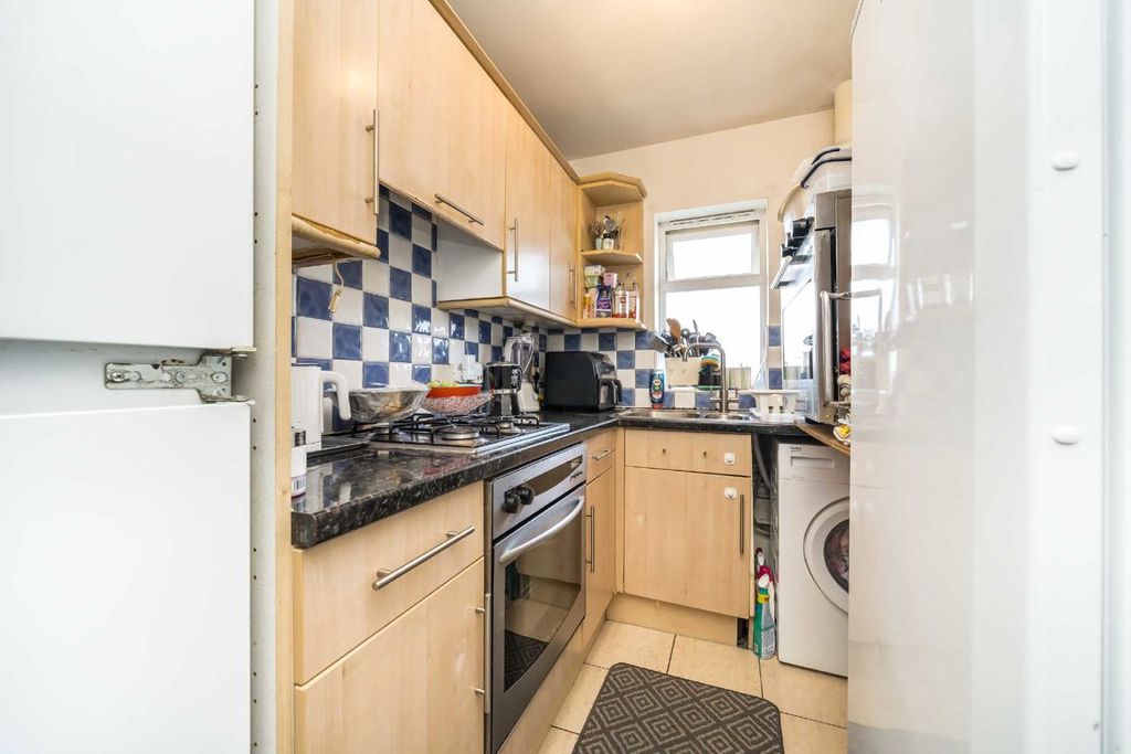 Property photo 3 of 5