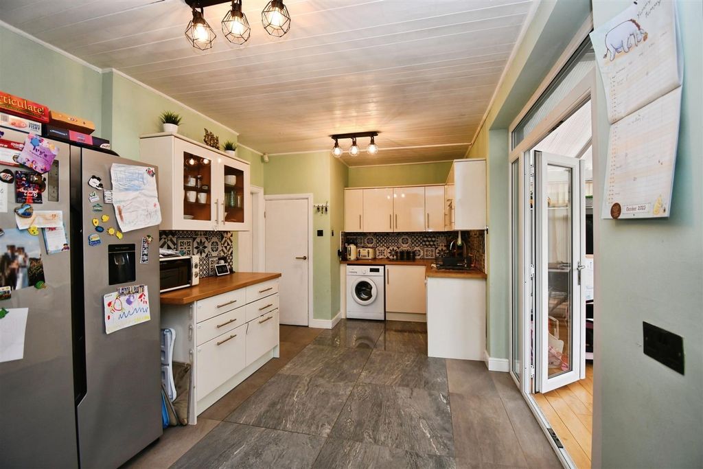 Property photo 2 of 16 Kitchen / Dining Room