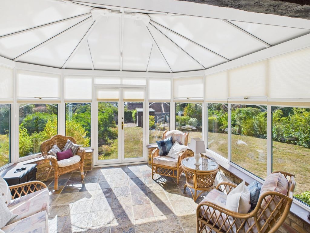 Property photo 2 of 20 Conservatory