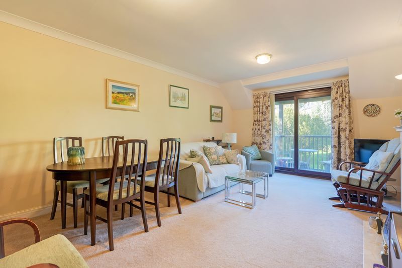 Property photo 2 of 31 Living / Dining Room