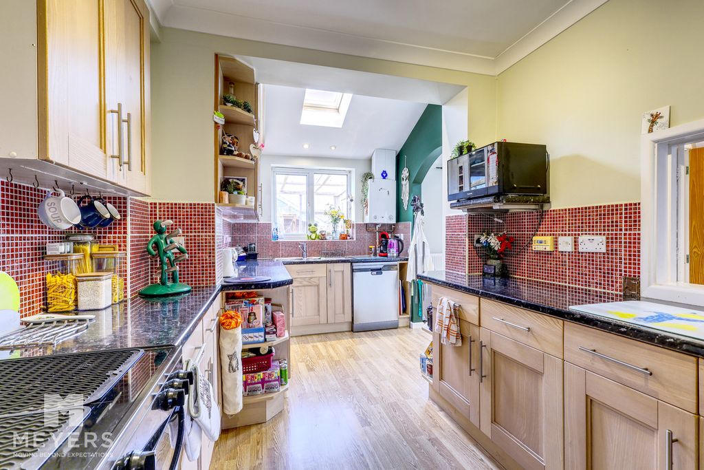 Property photo 2 of 24