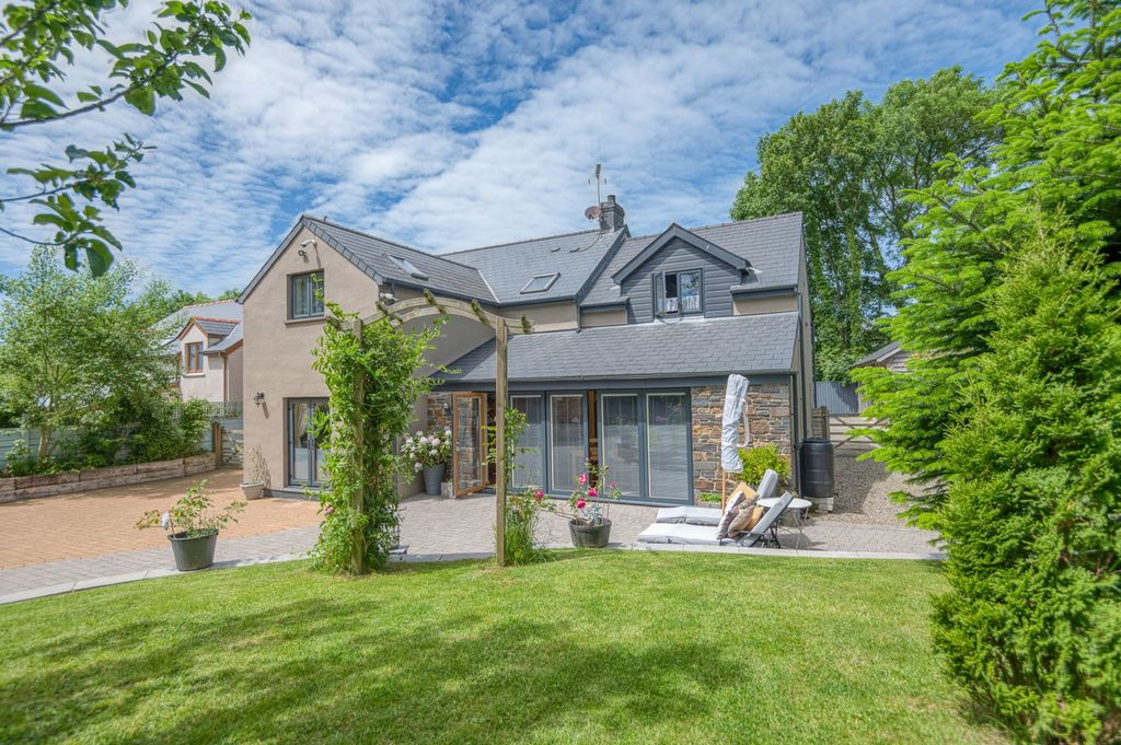 Property photo 1 of 39