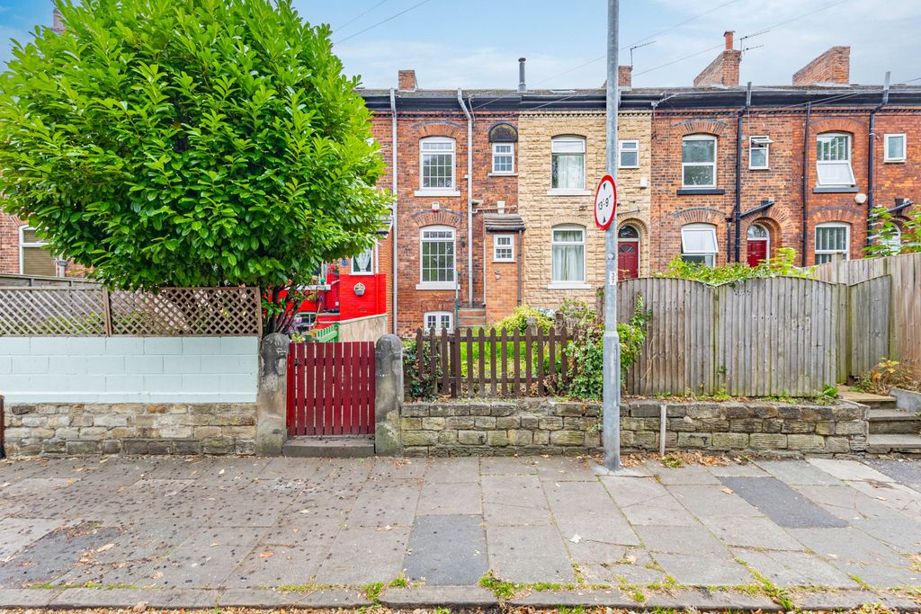 Property photo 1 of 12 2 Bedroom Terrace For Sale