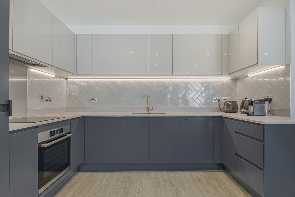 Property photo 1 of 25