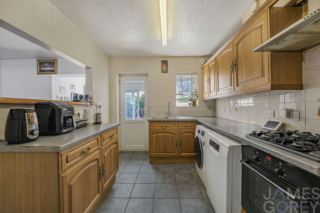 Property photo 3 of 25