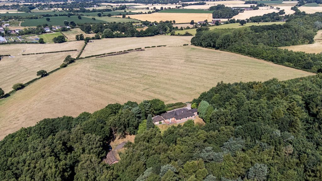 Property photo 2 of 33