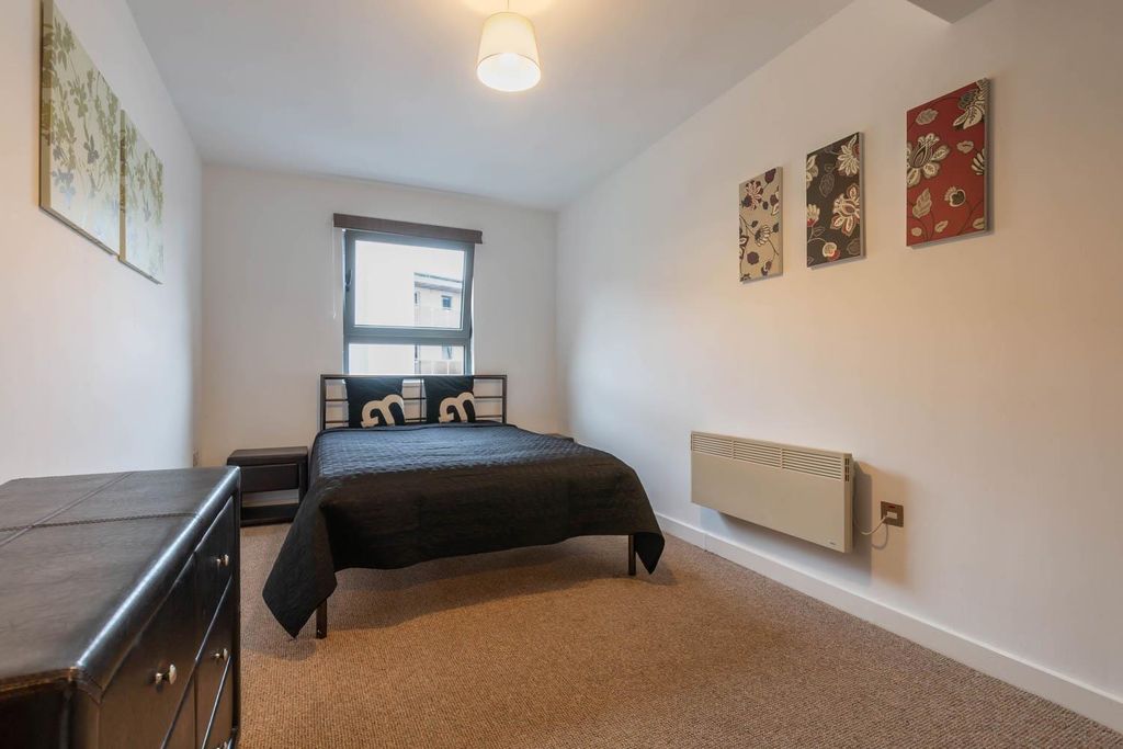 Property photo 3 of 12 Bedroom
