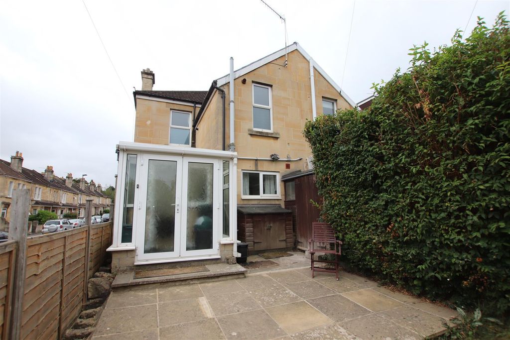 Property photo 3 of 11 Garden Patio