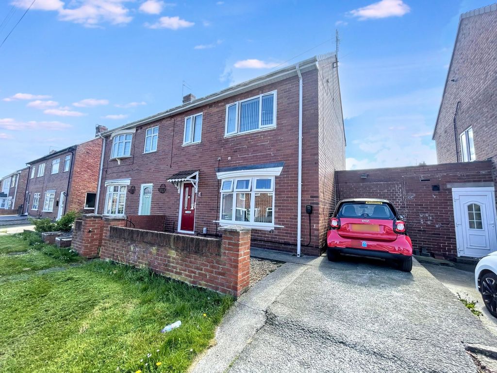 Property photo 1 of 12
