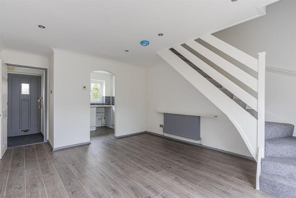 Property photo 3 of 10 Woodlawn Way 77-4.Jpg