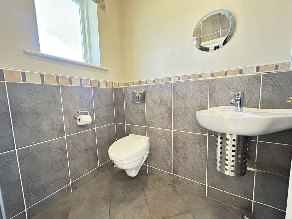 Additional image 8 of 3 bed semi-detached house to rentBlue Coat Court, Durham, County Durham DH1