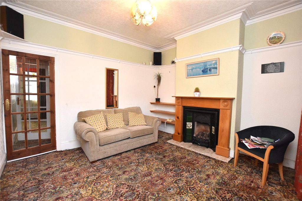 Property photo 2 of 18 Picture No. 21