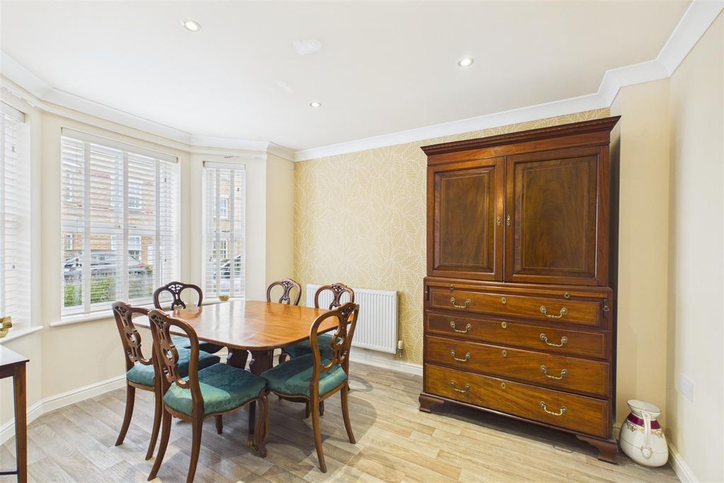 Property photo 3 of 18 Dining Room