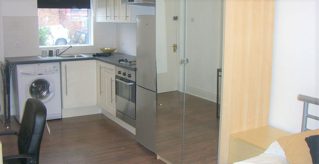 Property photo 1 of 2