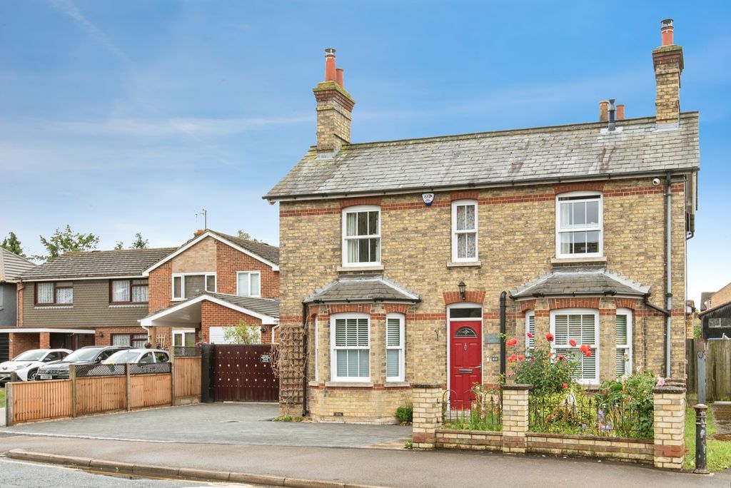3 bed detached house for saleStotfold Road, Arlesey, Bedfordshire SG15