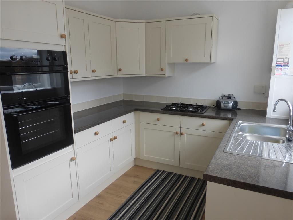 Property photo 1 of 9 Kitchen