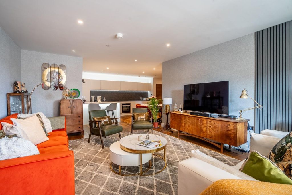 Property photo 3 of 21 Rh-11.Jpg