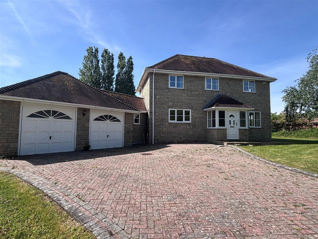 Property photo 1 of 10 Front