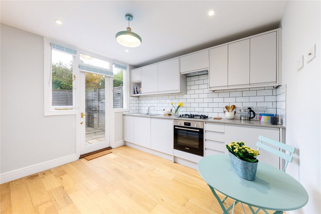 Property photo 2 of 8 Picture No. 05