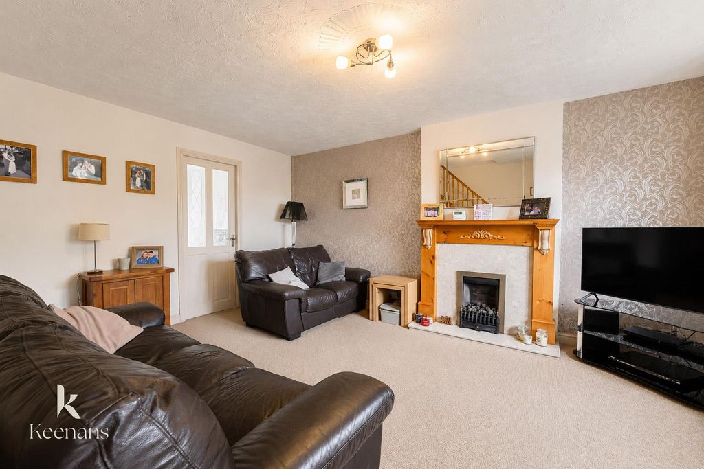 Property photo 2 of 15 19-49.Jpg