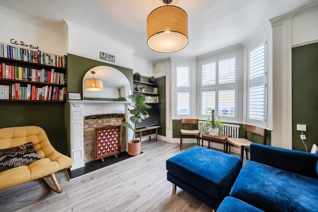 Property photo 2 of 18 1422024-7-69A825A...