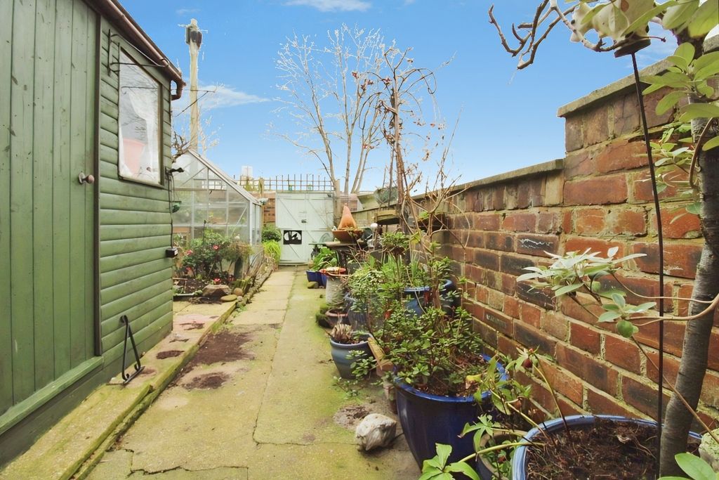 Property photo 3 of 12 External