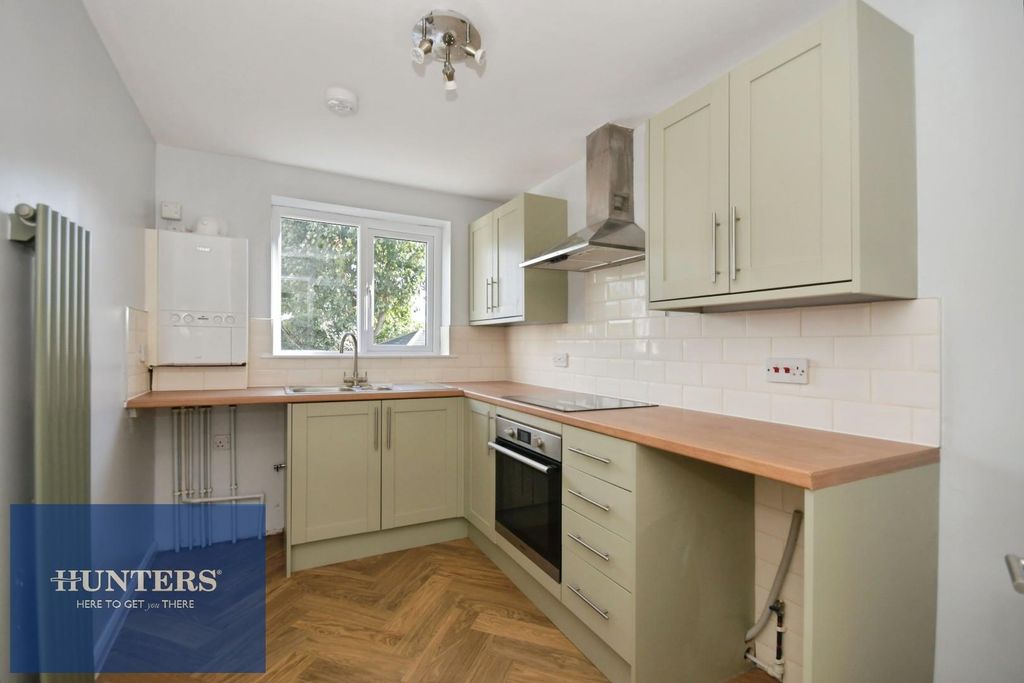 Property photo 2 of 16 Kitchen (2).Jpg