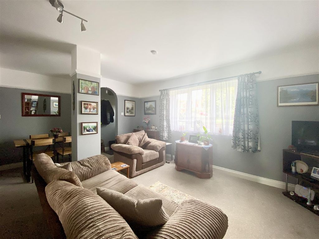 Property photo 2 of 12 Lounge/Diner