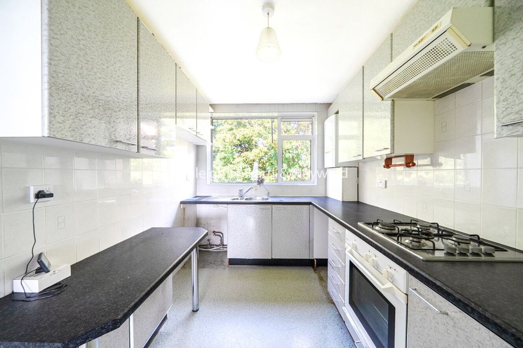 Property photo 2 of 12 Picture No. 03