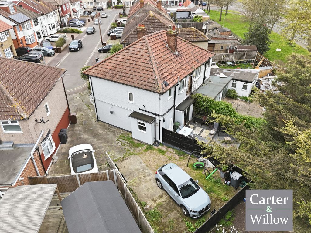 Property photo 3 of 25