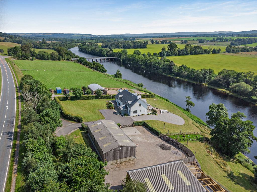 Property photo 2 of 16 Moy Bridge Croft
