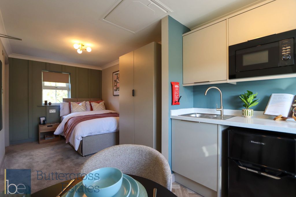 Property photo 1 of 14 Room 6