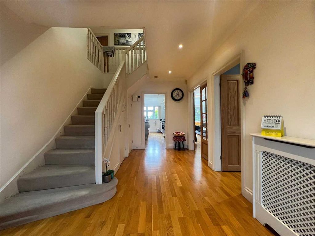 Property photo 2 of 22