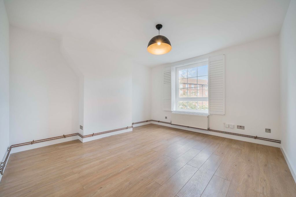 Property photo 1 of 12 3996762