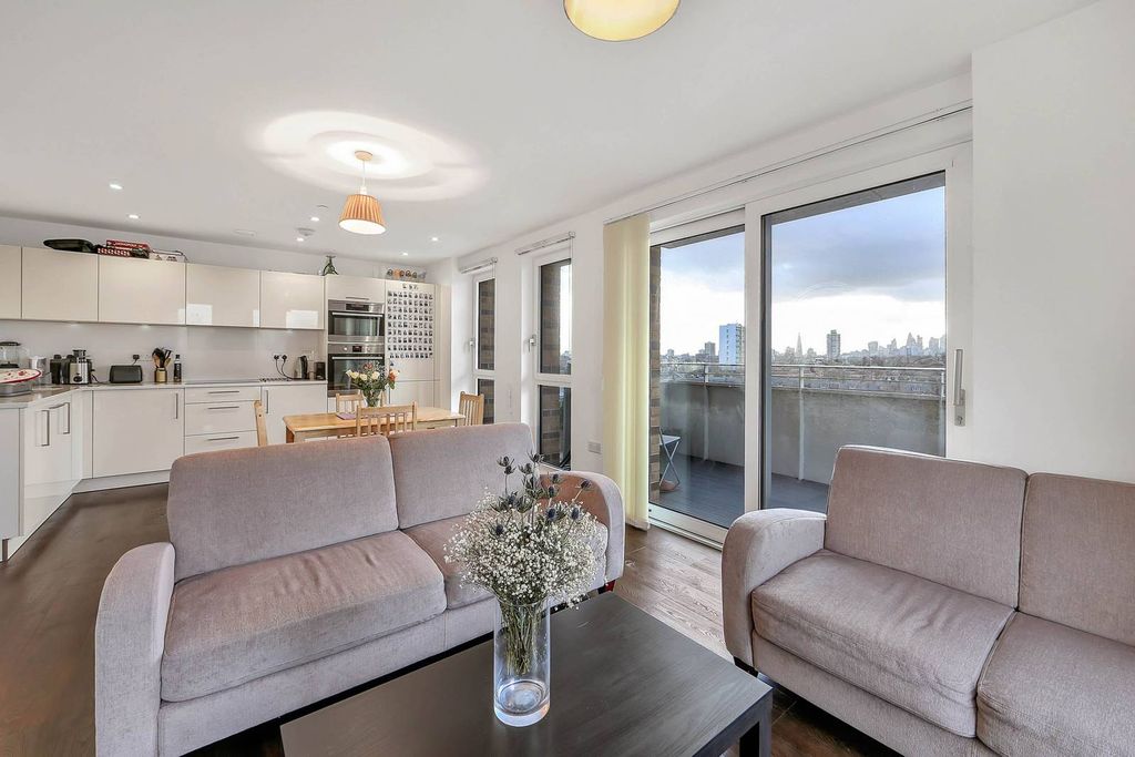 Property photo 2 of 12