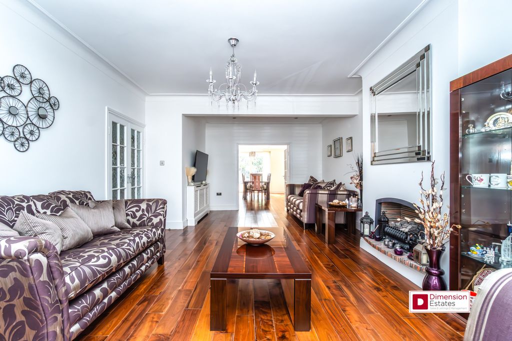 Property photo 3 of 39