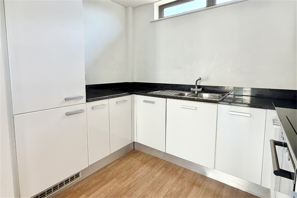 Property photo 3 of 23 Kitchen