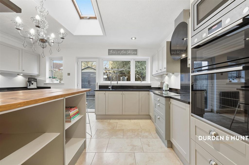 Property photo 3 of 20 Craigdale Road