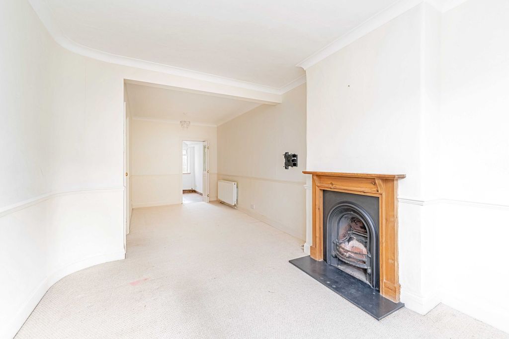 Property photo 2 of 22
