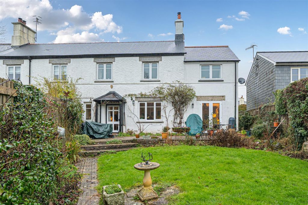 Property photo 2 of 33 Ermebridge Rear.Jpg