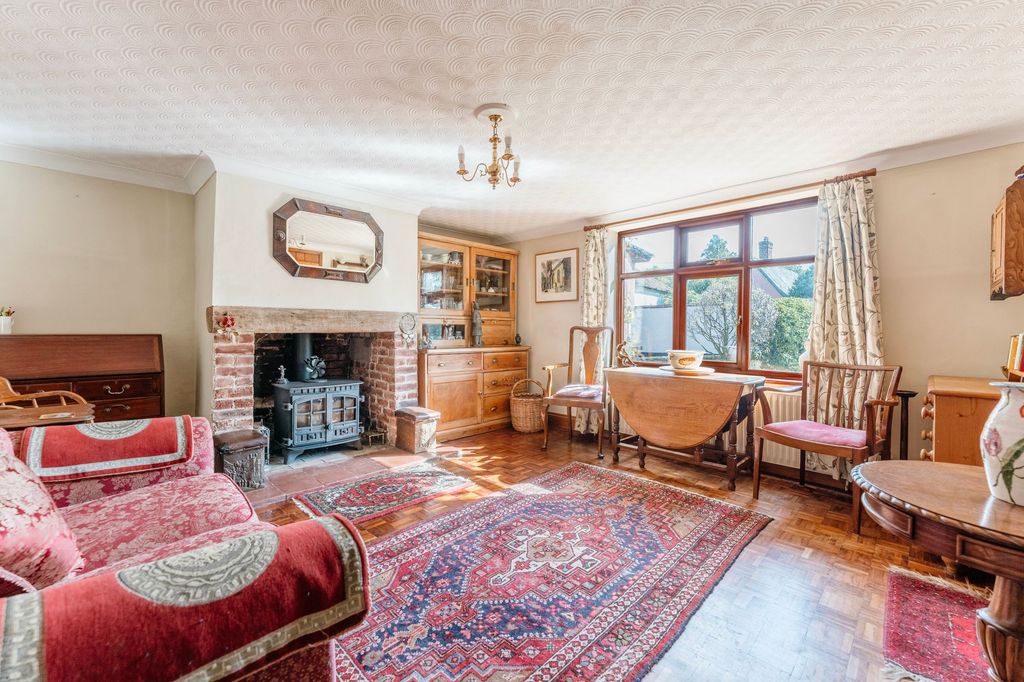 Property photo 3 of 35